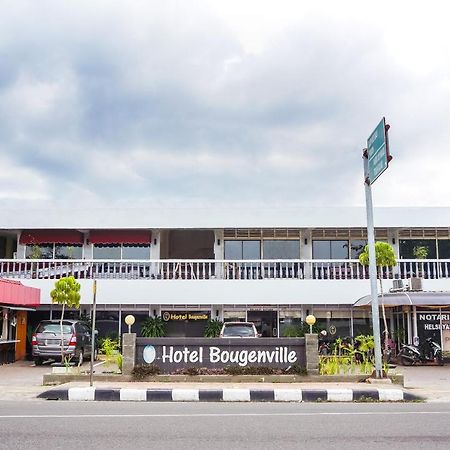Oyo 375 Hotel Bougenville Syariah Padang  Exterior photo